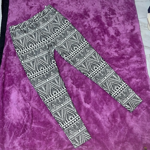 Topshop Thick Leggings/Pants with Design - Picture 3 of 8